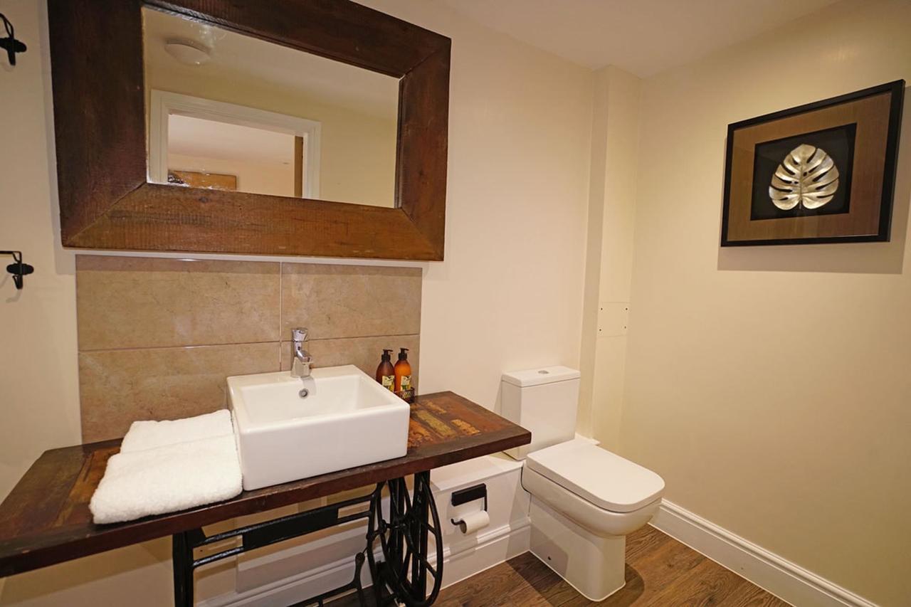 Greyhound Hever Edenbridge Room photo