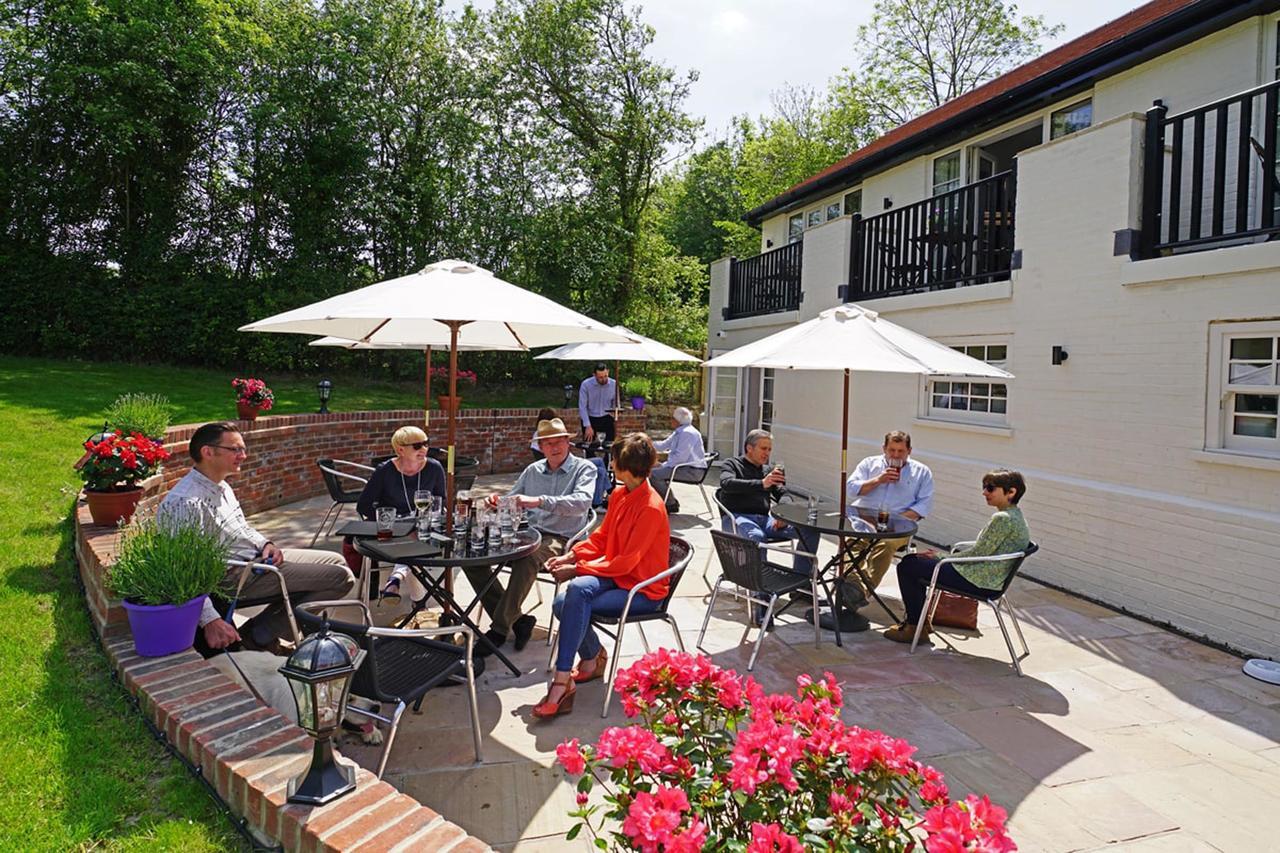 Greyhound Hever Edenbridge Exterior photo